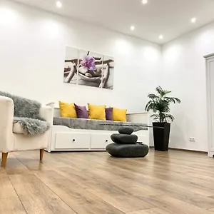 Lux , Vienna Austria